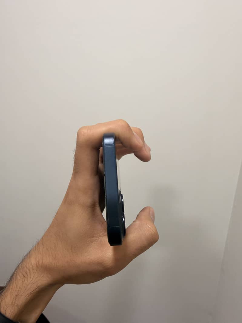 Apple iPhone 13 6