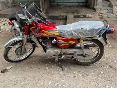 sale kr Raha ho 125 unique ki hai bike kam koi nhi hai