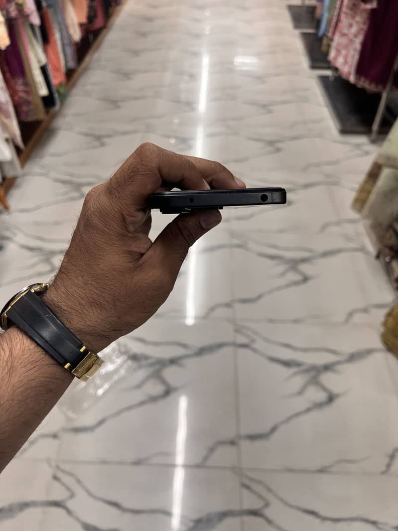 Realme 13 9