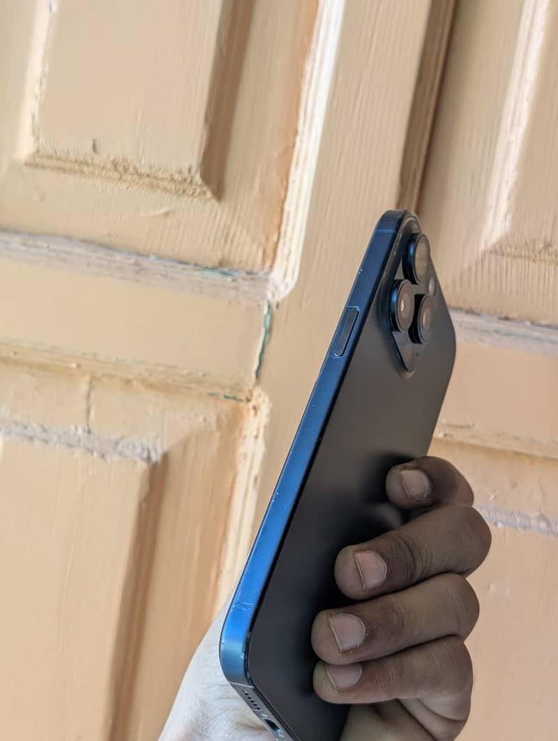 IPhone 15 Pro Max 5