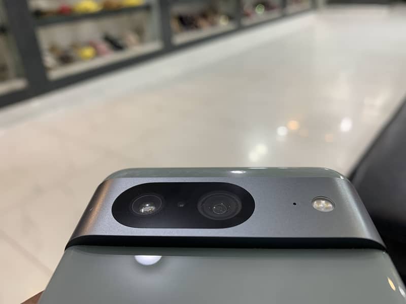Google Pixel 8 5