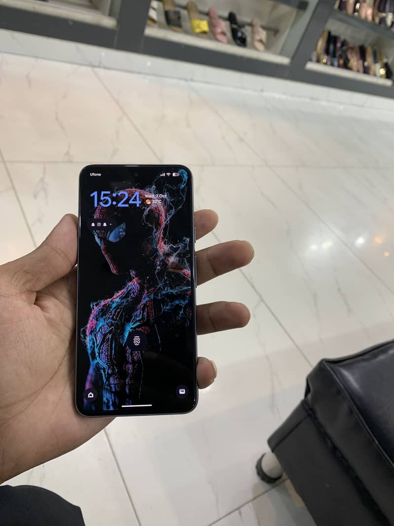 Google Pixel 8 6