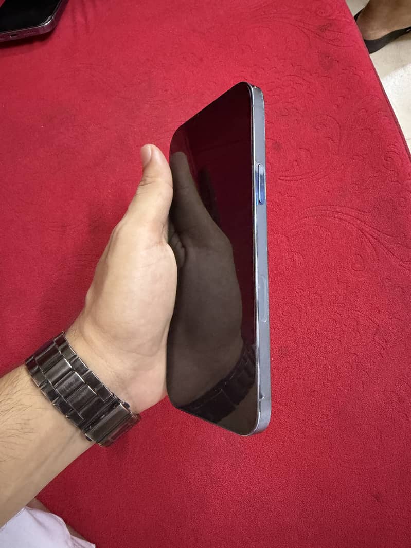 Apple iPhone 13 Pro Max 8