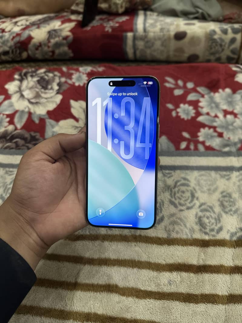 Apple iPhone 15 Pro Max 3