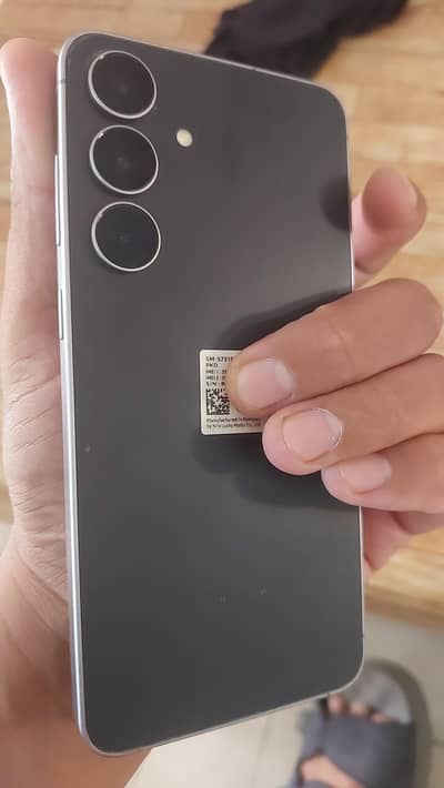 Samsung Mobile S25 FE 8/512 in warranty