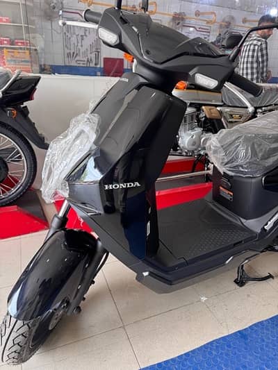 HONDA ICON EV * SHOWROOM DELIVERY *