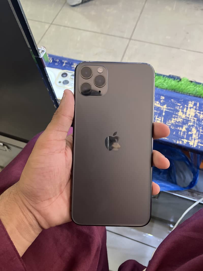 Apple iPhone 11 Pro Max 1