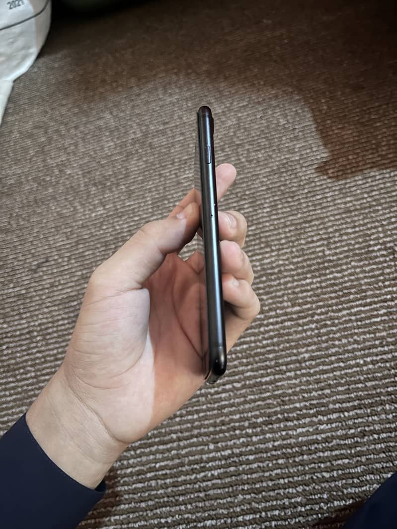 Apple iPhone 7 1