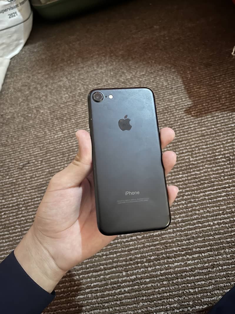 Apple iPhone 7 2