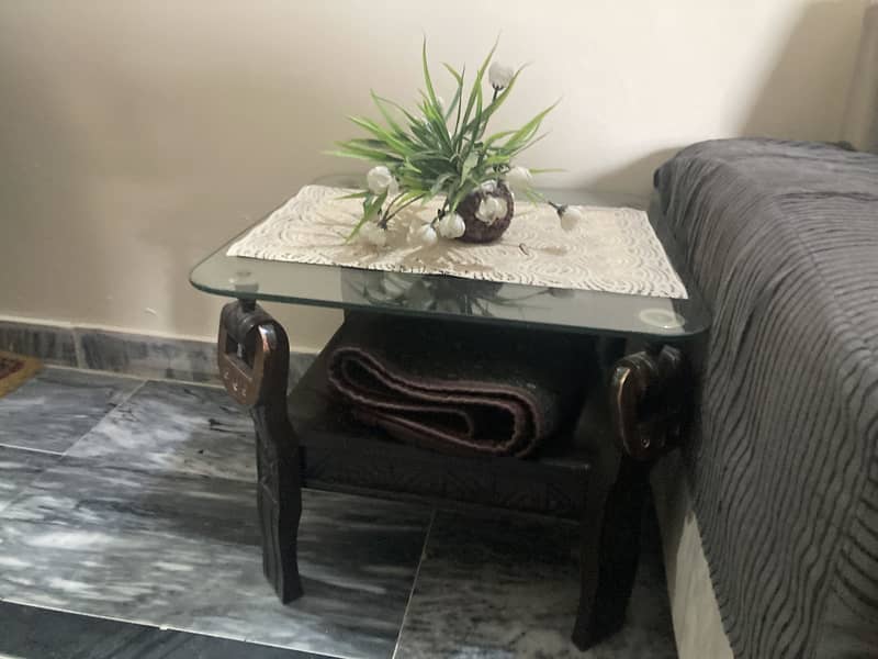 3 tables 0