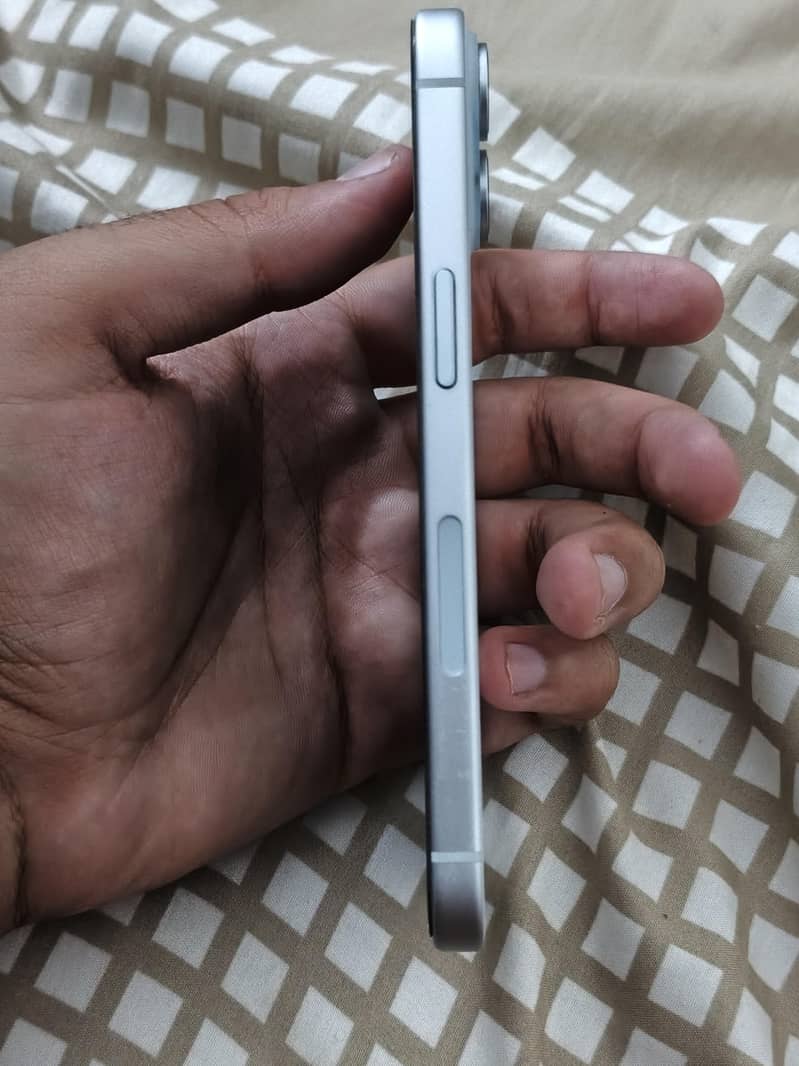 Apple iPhone 15 mdm 1