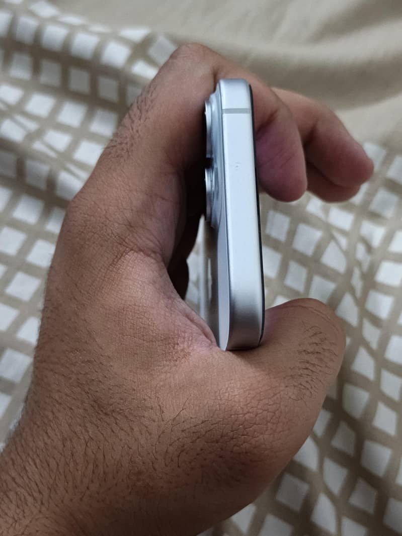 Apple iPhone 15 mdm 4