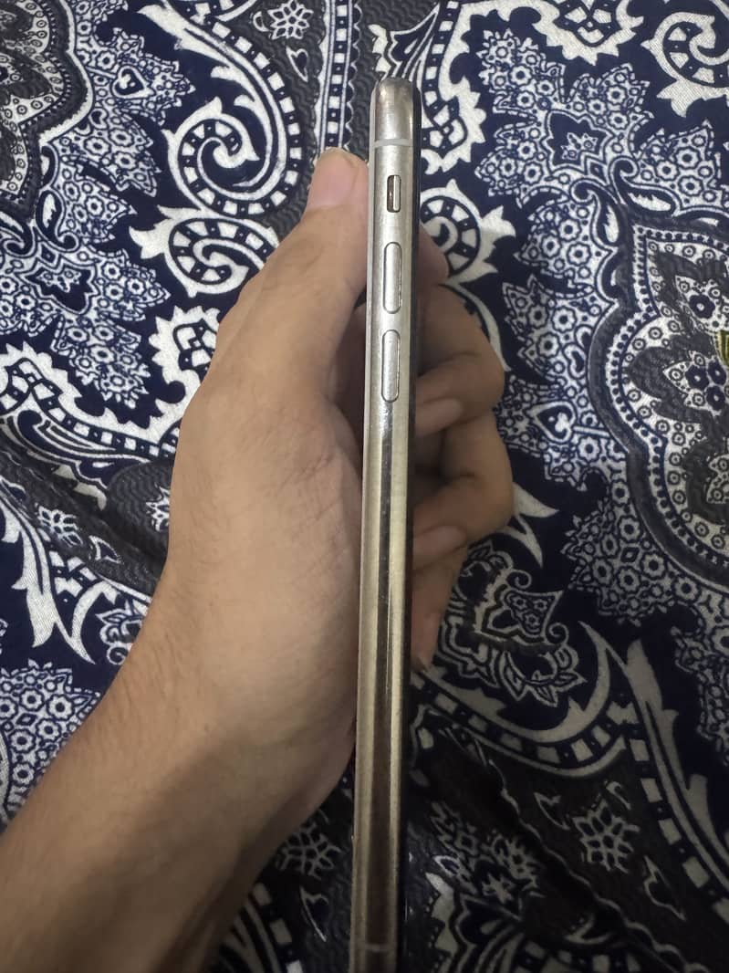 Apple iPhone X 5