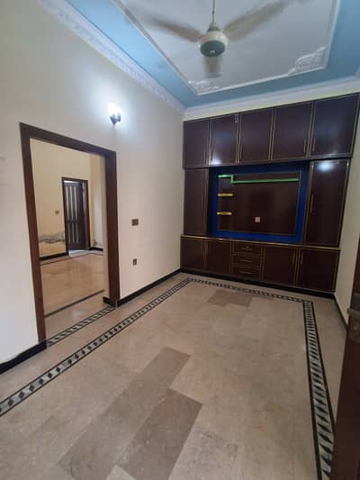 4marla first floor house avaible for rent