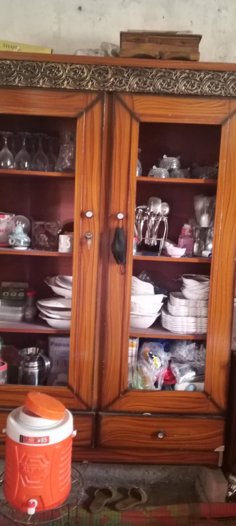 dressing and showcase 4
