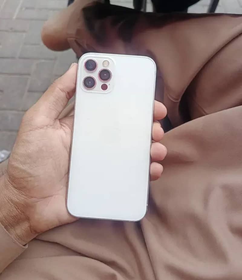Apple iPhone 12 Pro 4