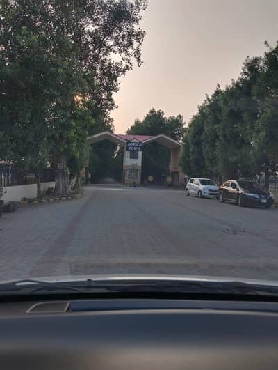 AHMED ASSOCIATES OFFERS 20 MARLA RESIDENTIAL PLOT FOR SALE IN AGRICS TOWN NEAR TO ITHAD TOWN PHASE 1 LAHORE