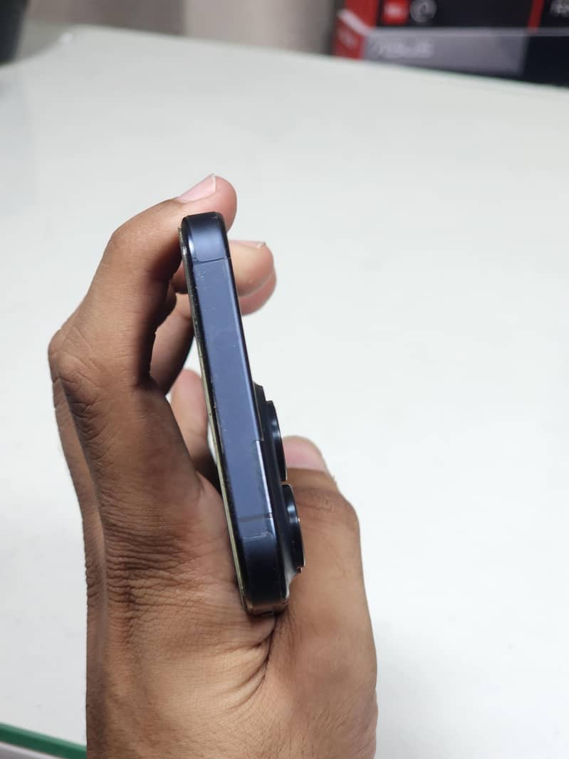 Apple iPhone 15 Pro Max 1