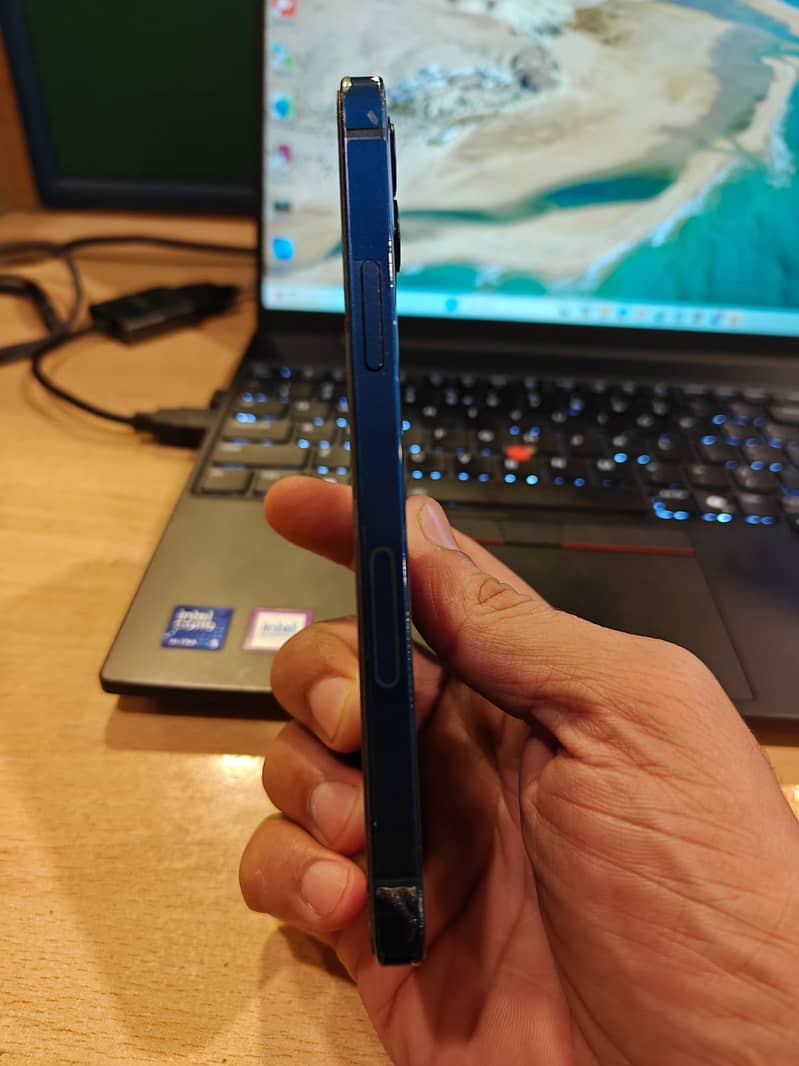 Apple iPhone 12 1