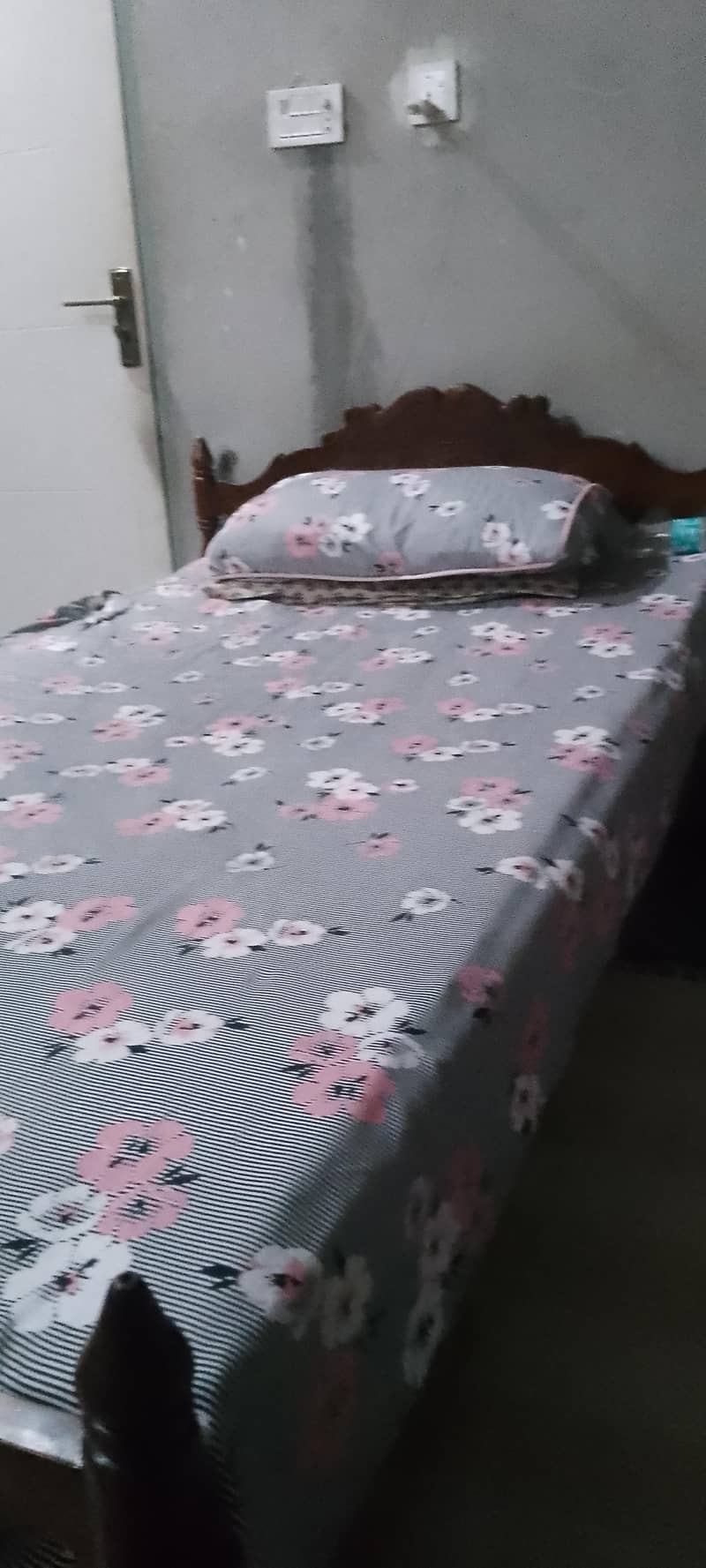 simple bed 0