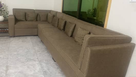 8 seater with table