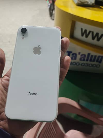Apple iPhone XR