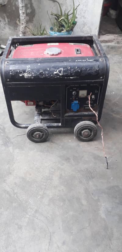 3kv hsi petrol hai bilkul kam use huwa hai ok hai chala kay chek ker l