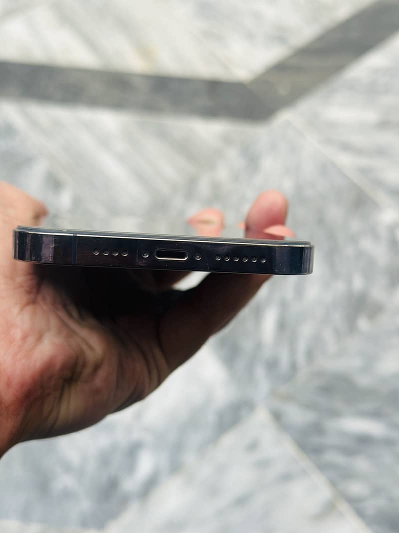 Apple iPhone 14 Pro Max 1