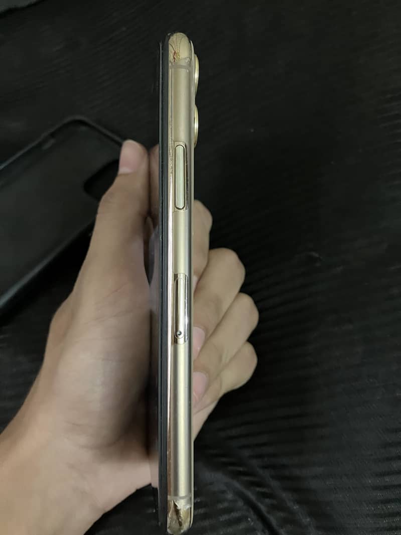 Apple iPhone 11 Pro 3