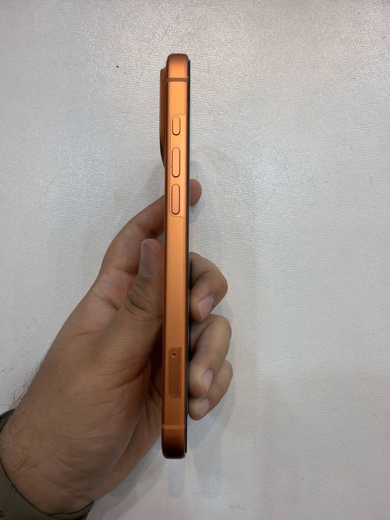 Apple iPhone 17 Pro Max 1