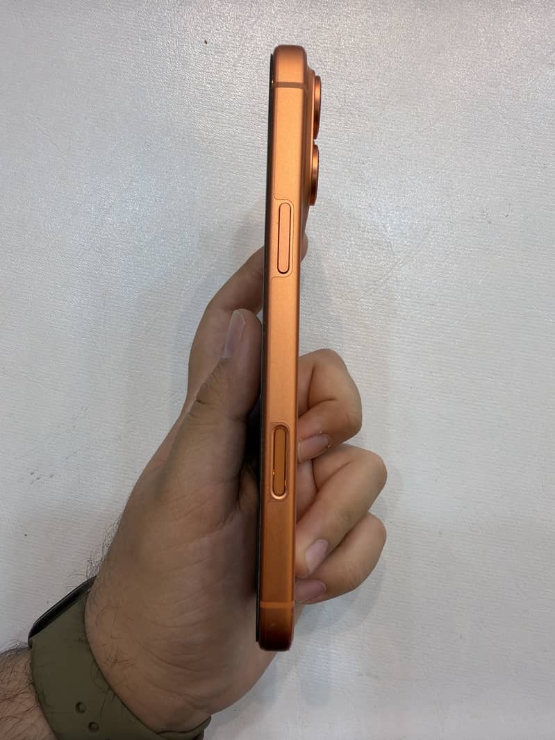 Apple iPhone 17 Pro Max 2