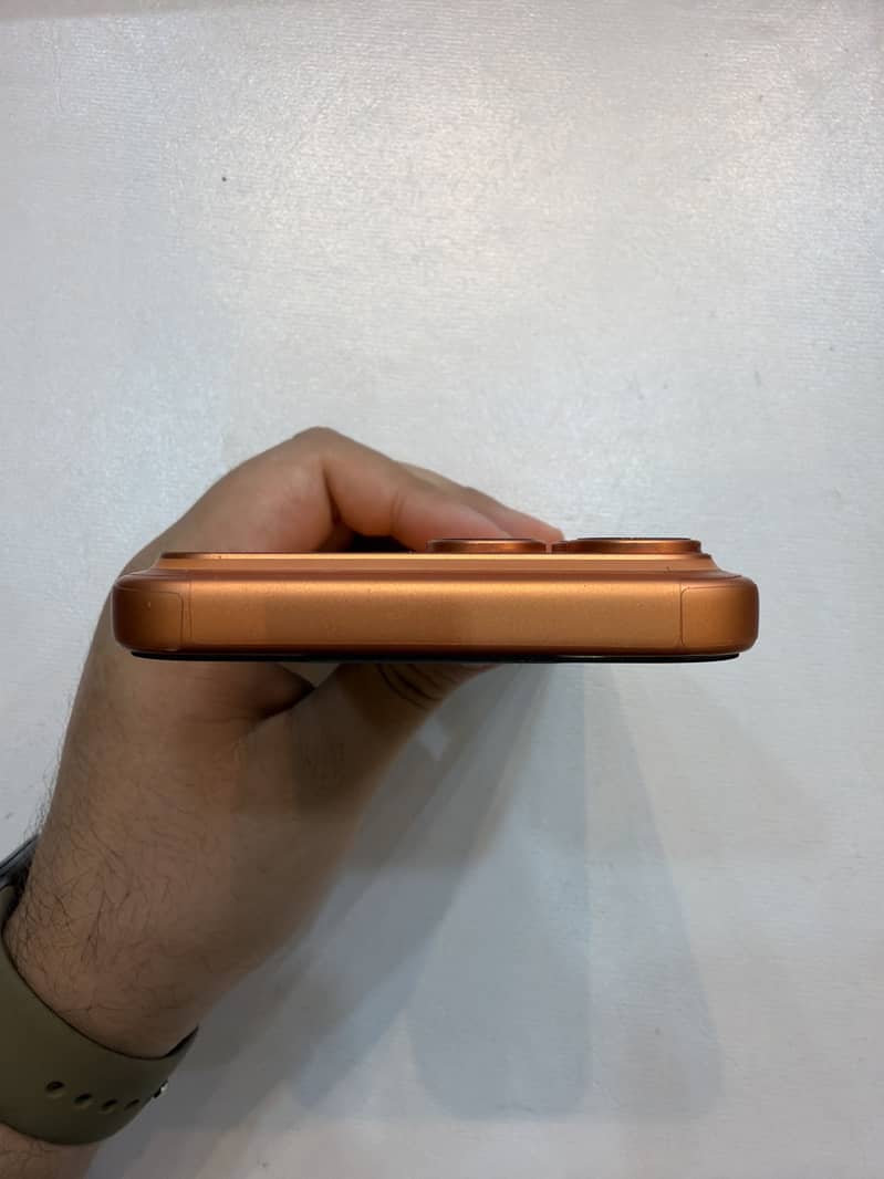Apple iPhone 17 Pro Max 4