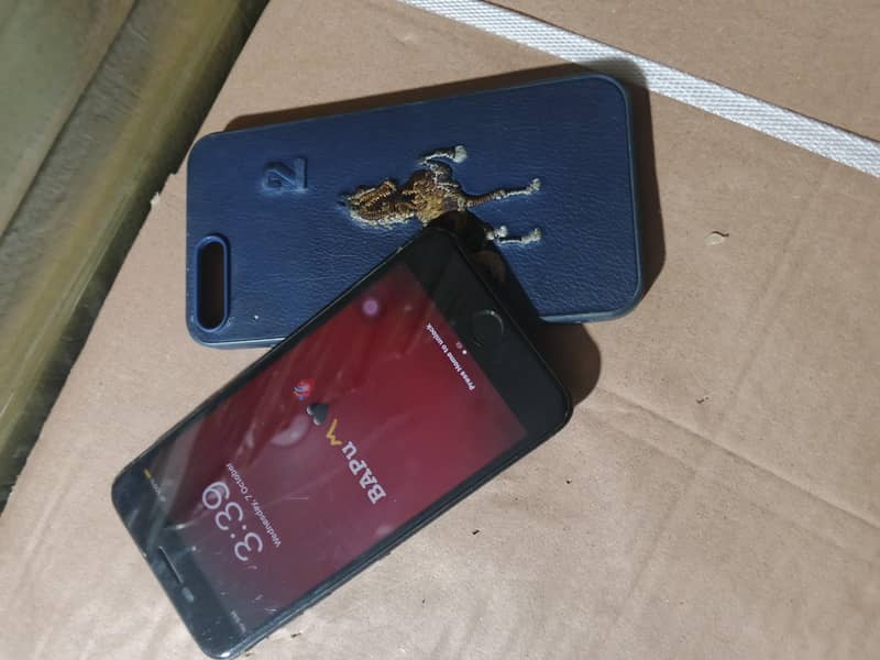 Apple iPhone 7 Plus 0