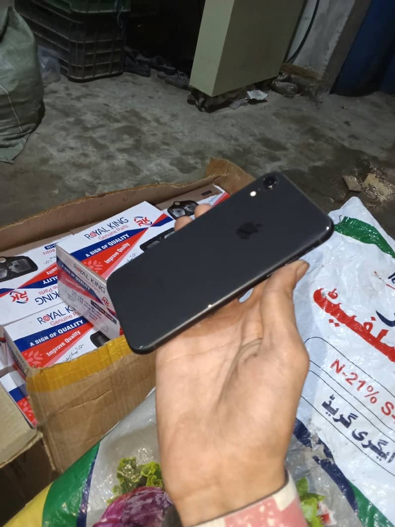 Apple iPhone XR 2