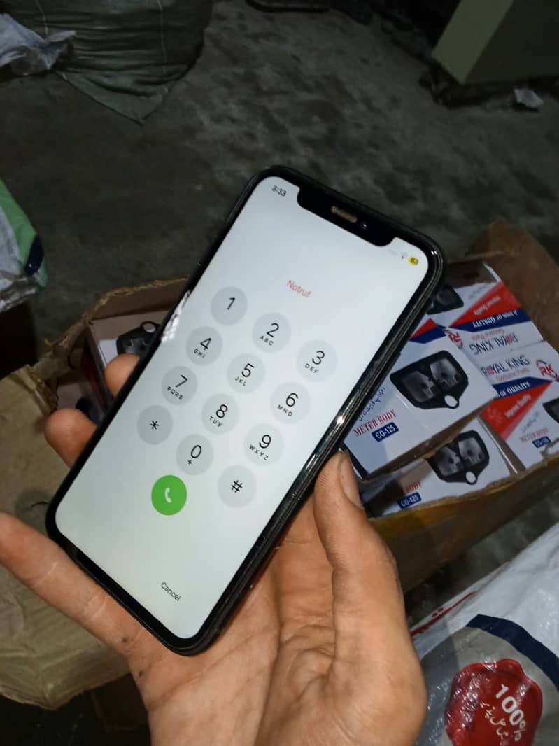 Apple iPhone XR 4
