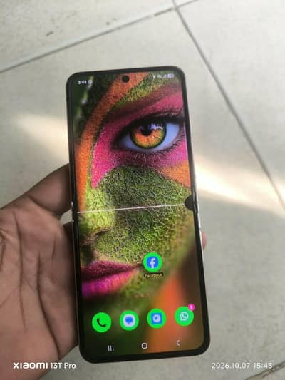 Samsung Mobile Z Flip 5 8/512 non pta Sim time available