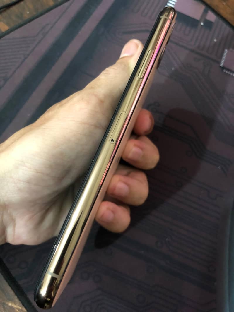 Apple iPhone 11 Pro Max 5