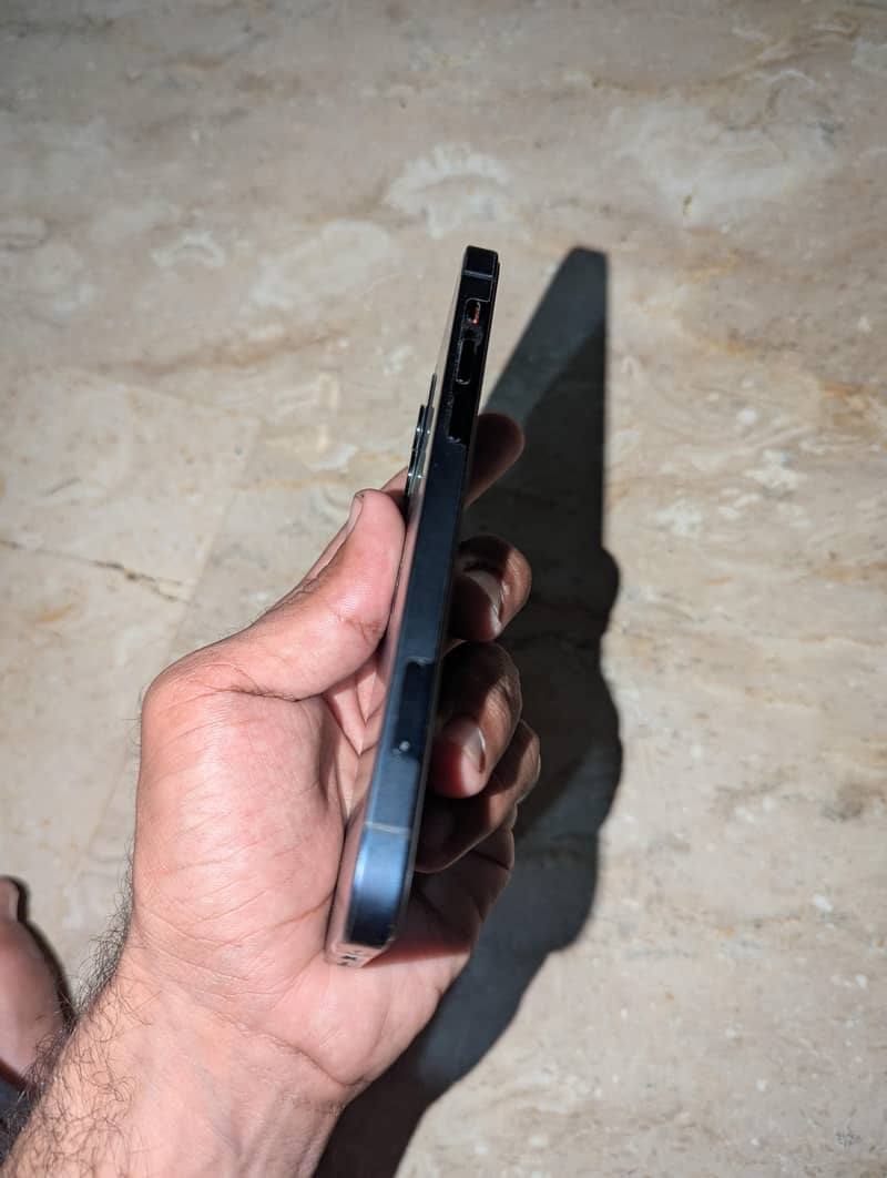 Apple iPhone 12 1