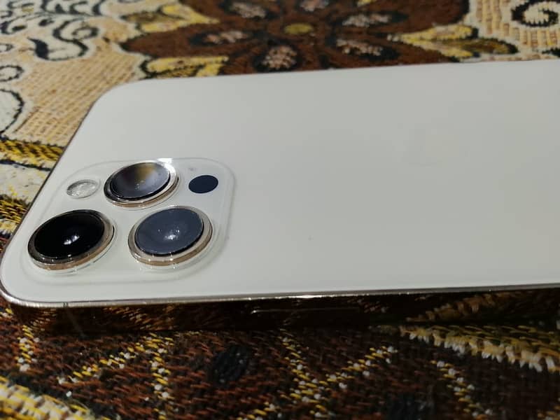 Apple iPhone 12 Pro Max 4