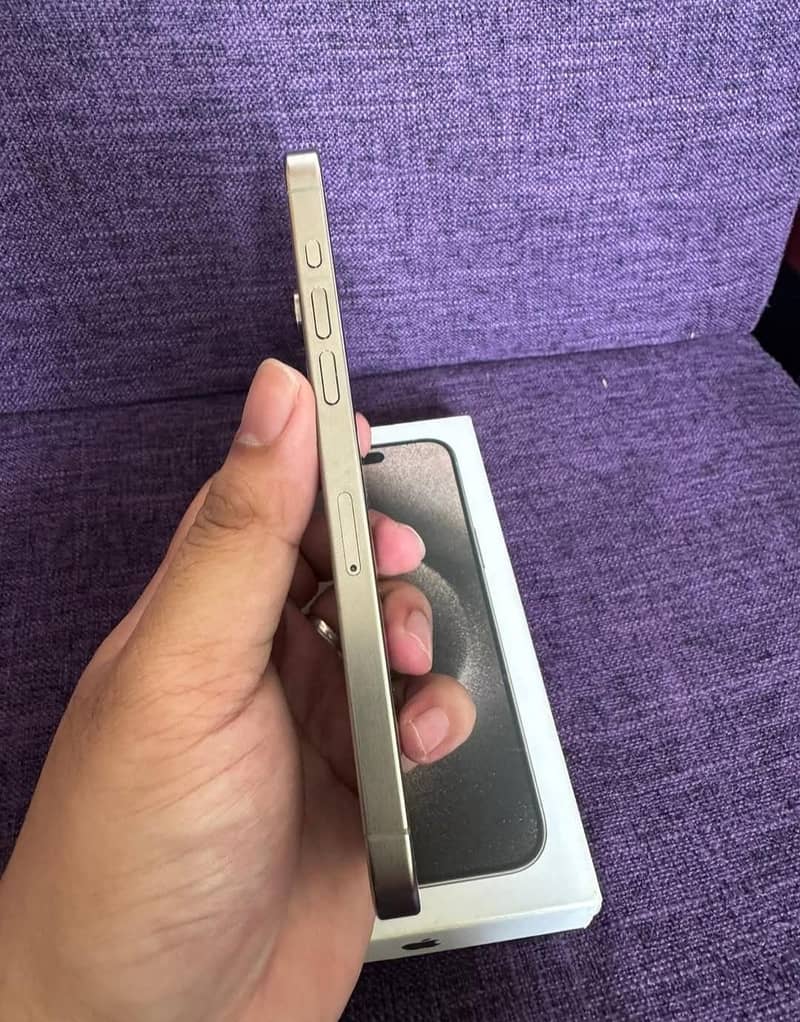 Apple iPhone 15 Pro Max 3