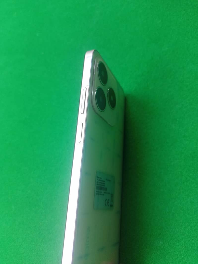 Realme C61 4