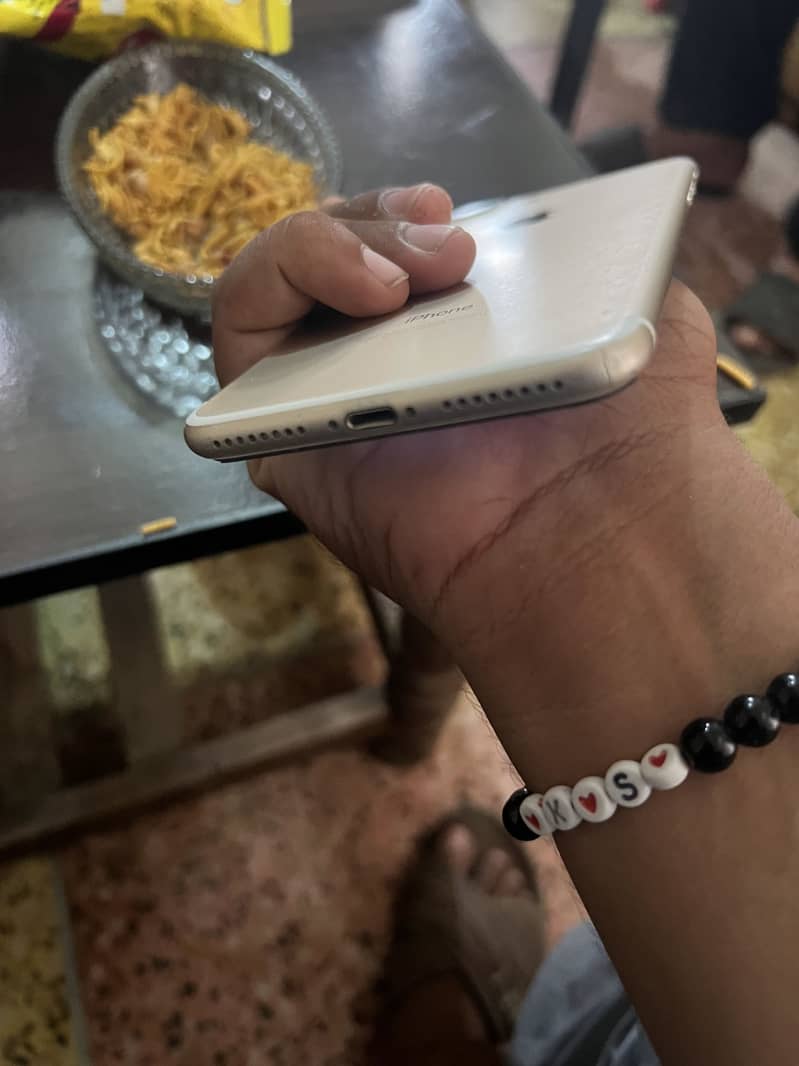 Apple iPhone 7 Plus 1