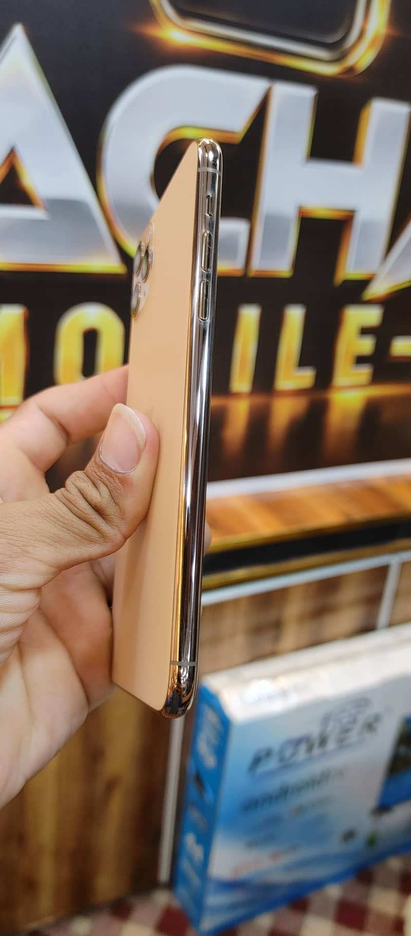Apple iPhone 11 Pro Max 2