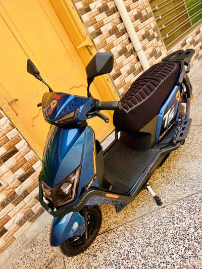 Yadea T5L 2026 | 72V 30Ah Battery | 2700W Motor | Only 800 KM Driven