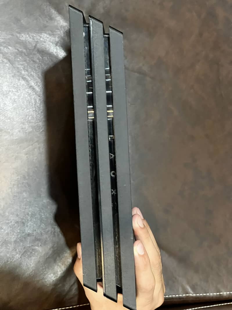 Ps4 pro 1 tb 4