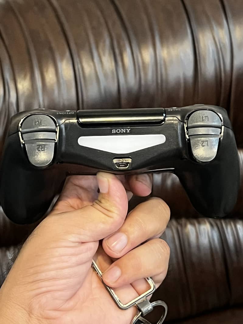 Ps4 pro 1 tb 5