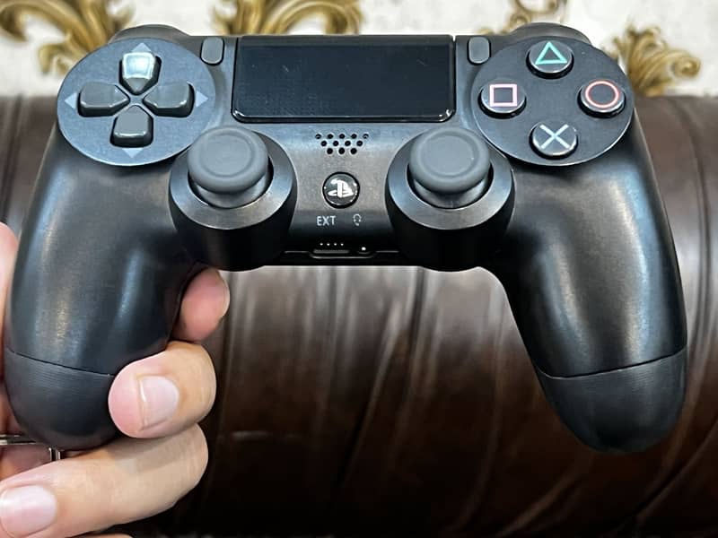 Ps4 pro 1 tb 8