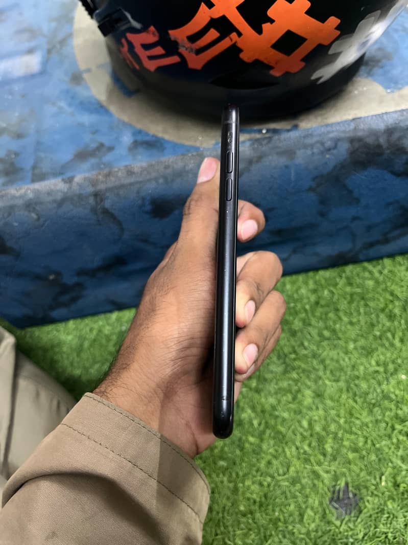 Apple iPhone XR 5
