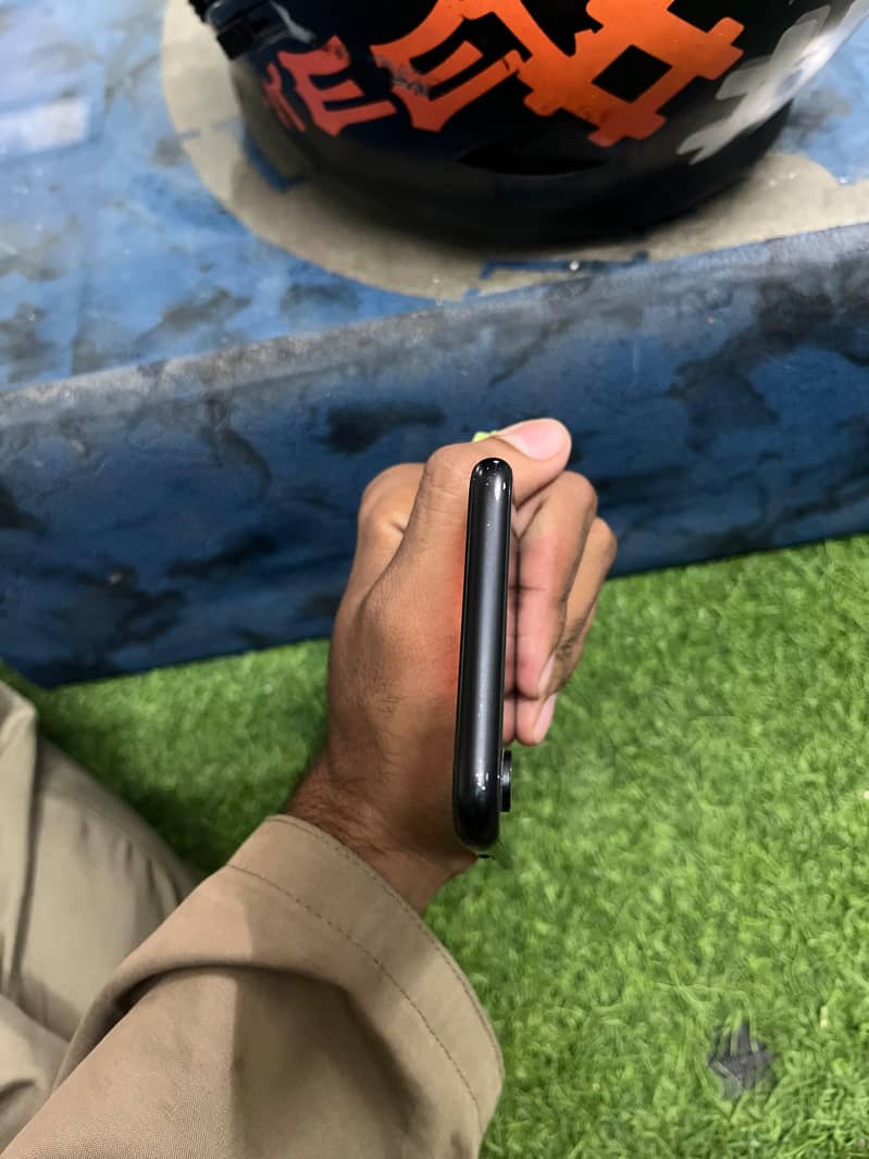 Apple iPhone XR 6