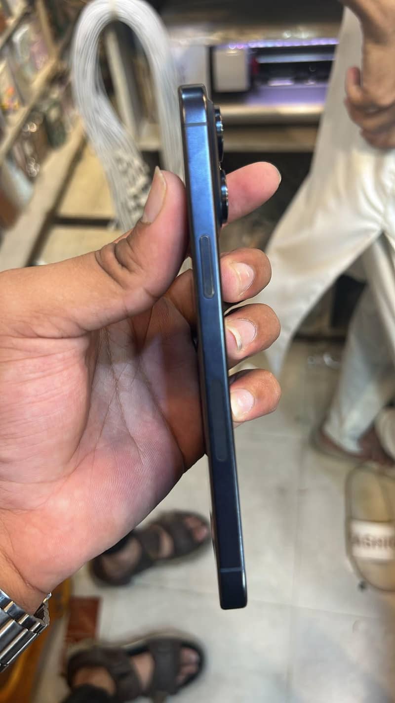 Apple iPhone 15 Pro Max 1